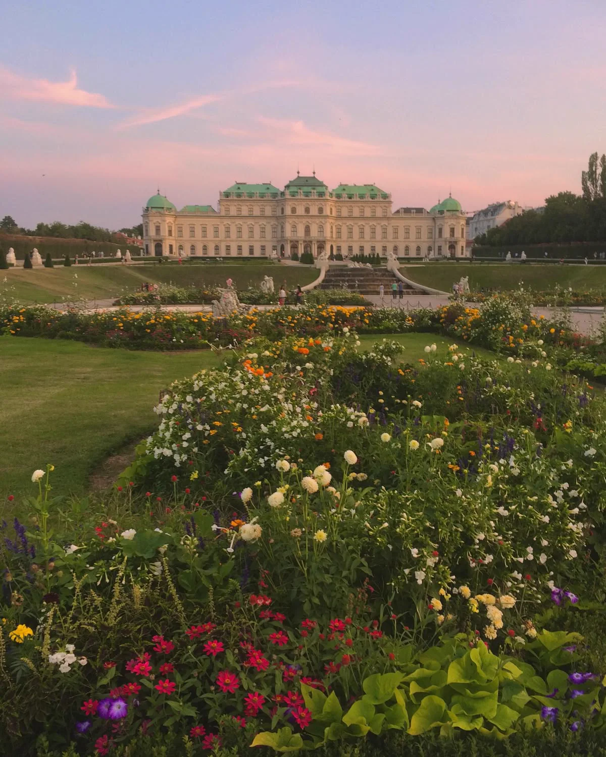 Palácio e jardins floridos de Viena ao entardecer, roteiro personalizado em Viena e Salzburgo, Áustria